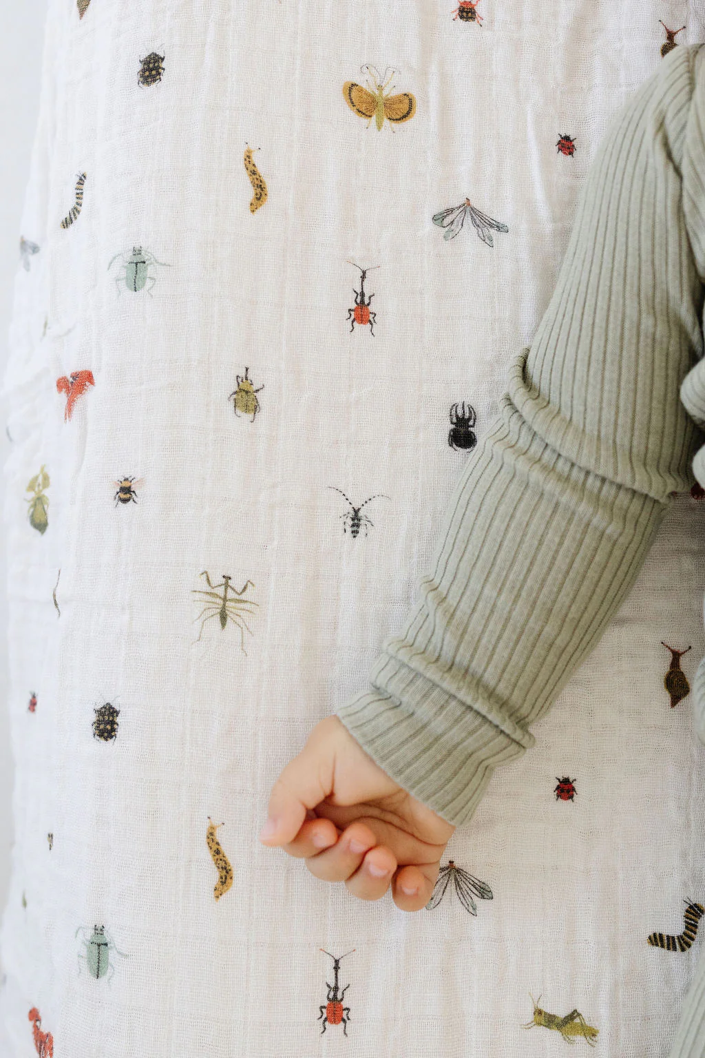 Cutie Crawlies Crib Sheet - Image 3